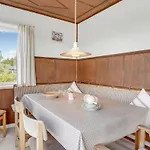 Дом отдыха Three-bedroom With A Fireplace In