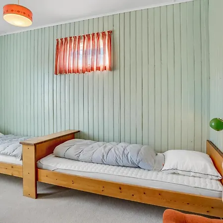 Three-bedroom With A Fireplace In בית נופש