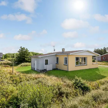 Three-bedroom With A Fireplace In Romo