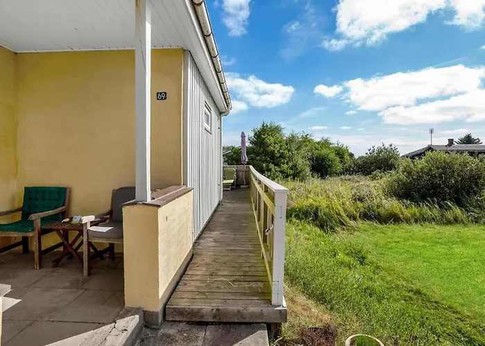 Дом отдыха Three-bedroom With A Fireplace In